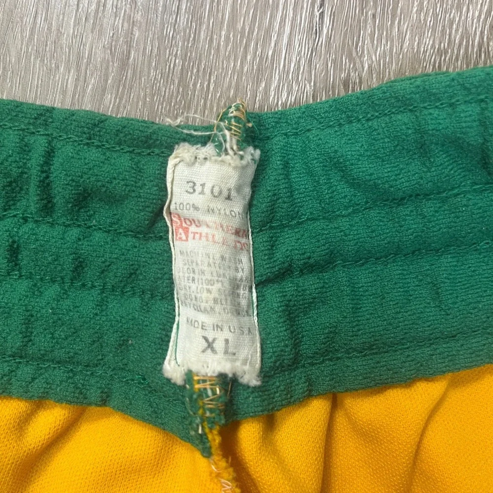 True Vintage Southern Athletics Cut Off 9